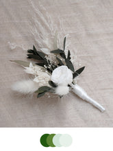 Load image into Gallery viewer, Boutonnière
