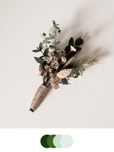 Load image into Gallery viewer, Groomsmen Boutonniere
